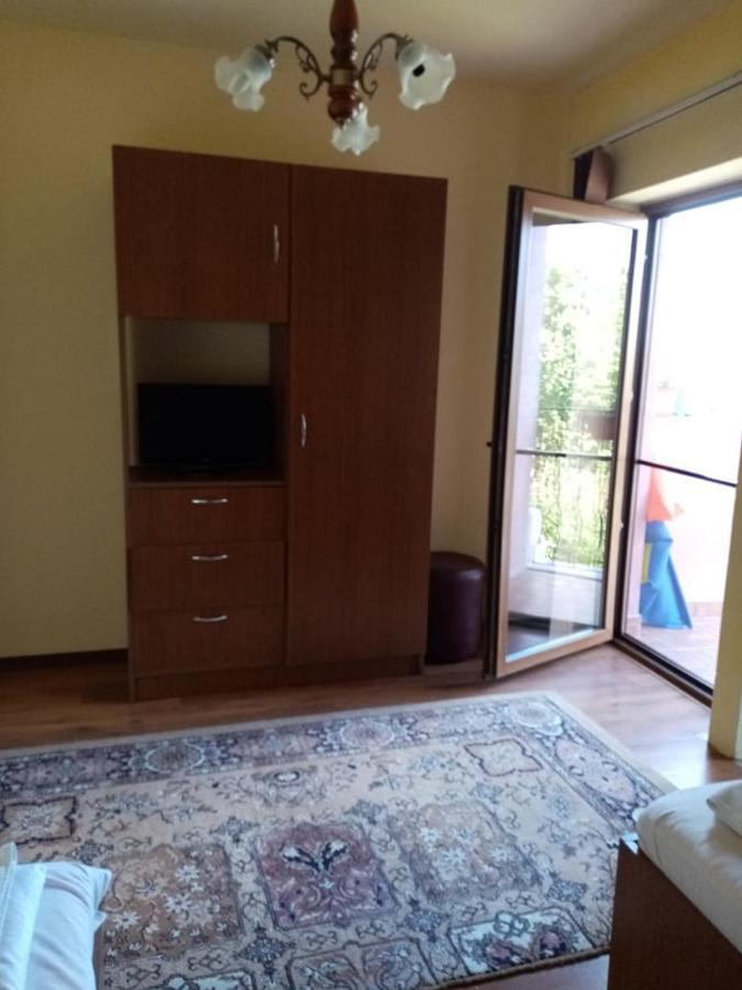 Pensiunea Oana Hotell Balc Exteriör bild