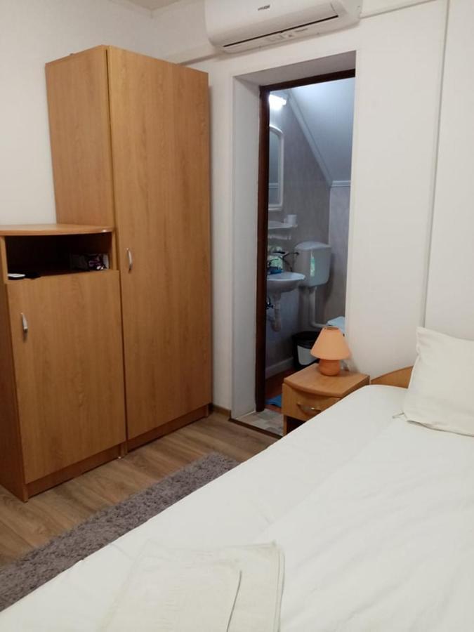 Pensiunea Oana Hotell Balc Exteriör bild